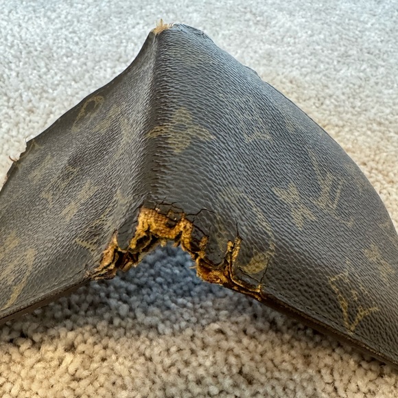 Louis Vuitton Monogram Marco Bi Fold Men’s Wallet - Picture 5 of 12